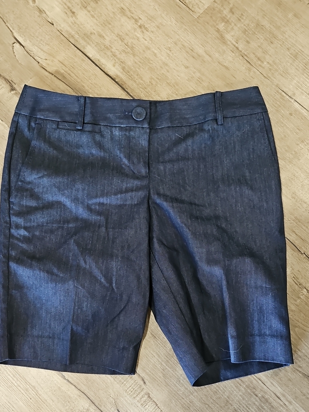 Ann Taylor Dark Navy Dress Shorts. New With Tags. Size 4 Bin 8